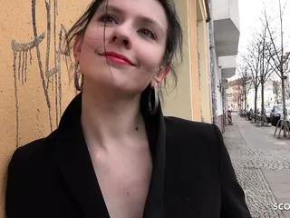 Deutsches Schulmädchen Anna lässt sich beim Casting anal ficken