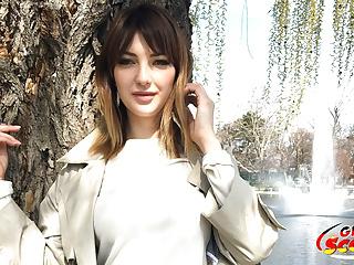 Deutsche Teen beim Casting für den Arschfick vor der Kamera mit dem geilen Teen - deutscher Analsex